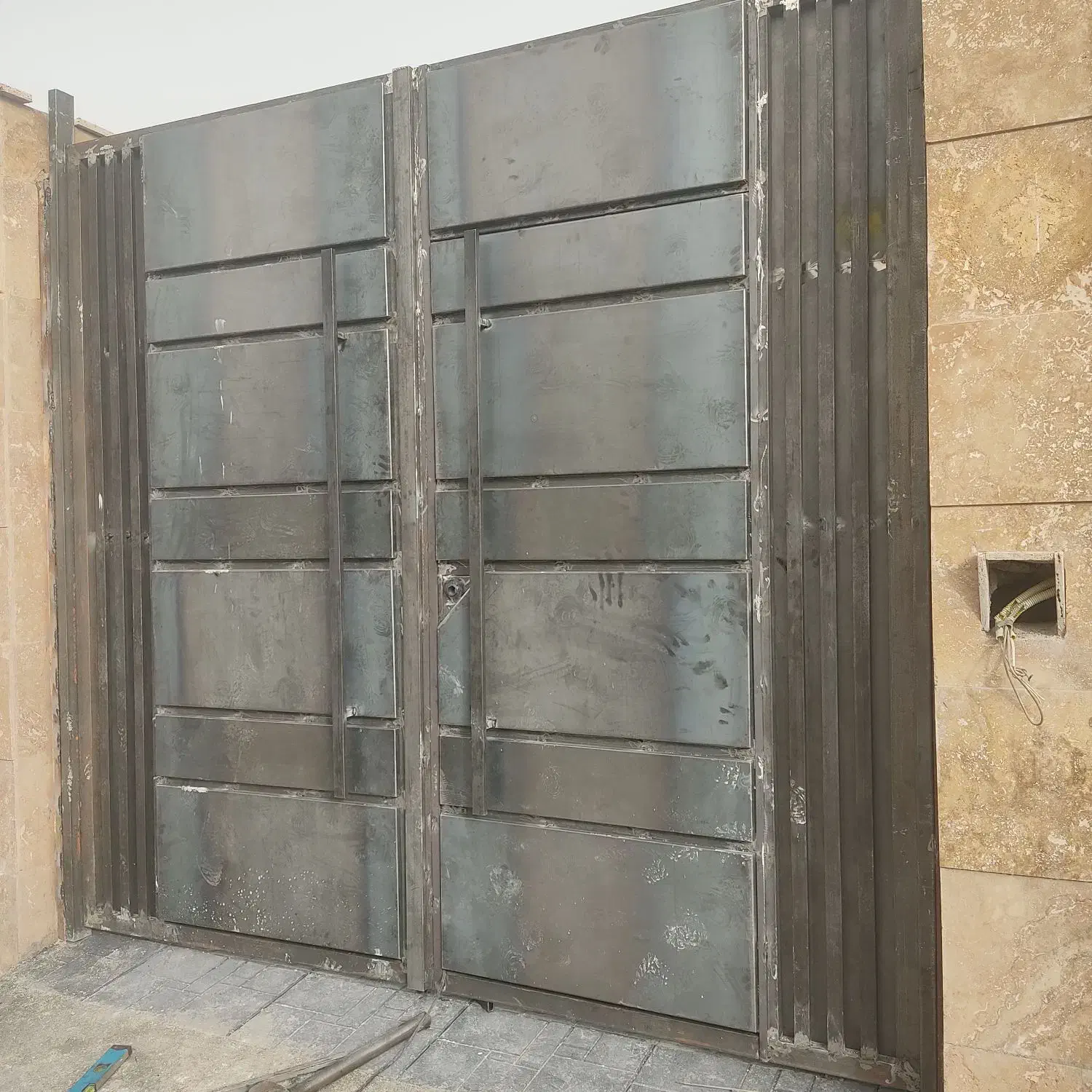 جوشکار درب حیاطی|استخدام صنعتی، فنی، مهندسی|مشکیندشت, |دیوار