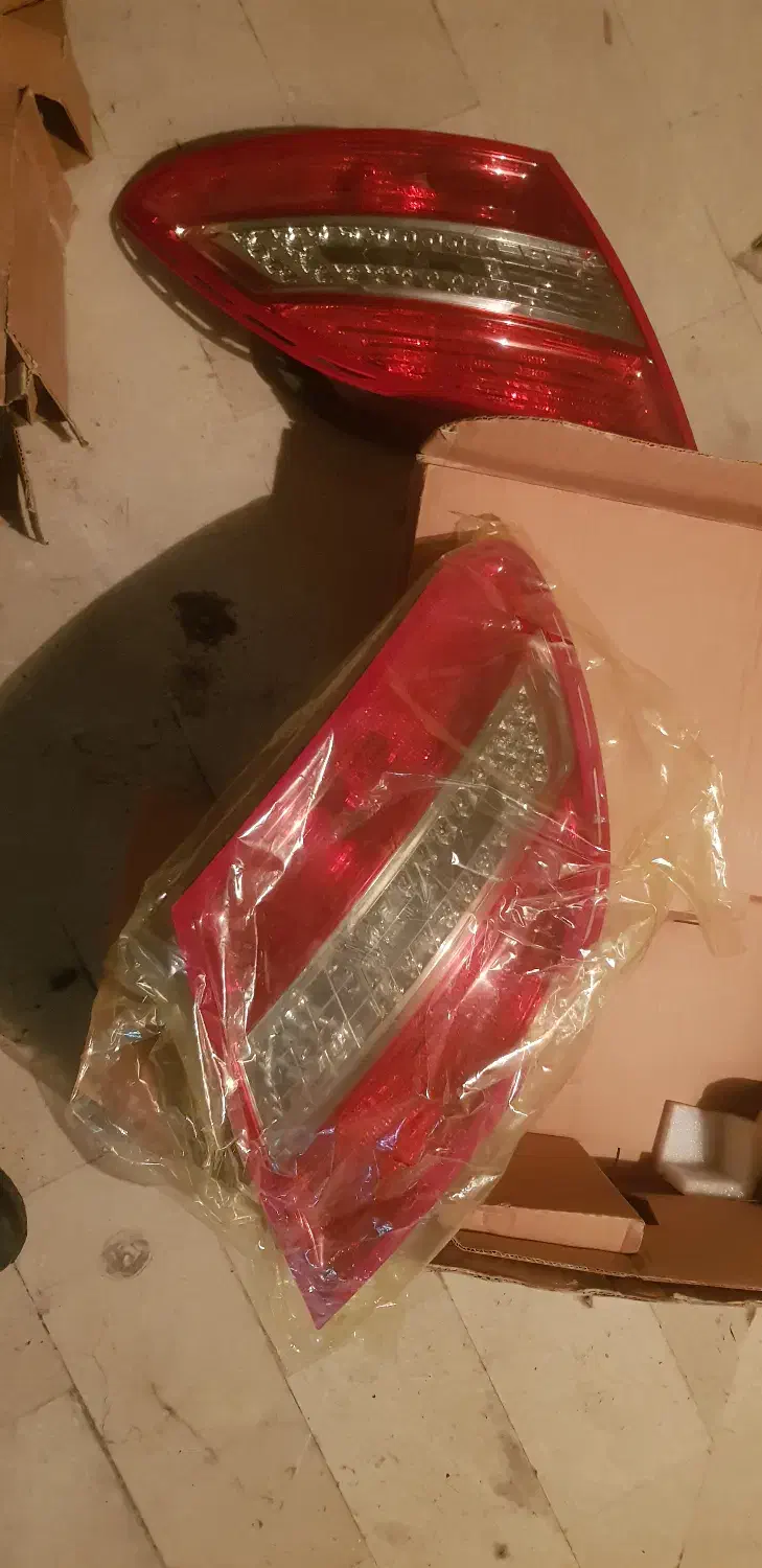 فروش ۱ جفت چراغ خطر بنز و لاستیک بی ام و|قطعات یدکی و لوازم جانبی|تهران, گیشا|دیوار