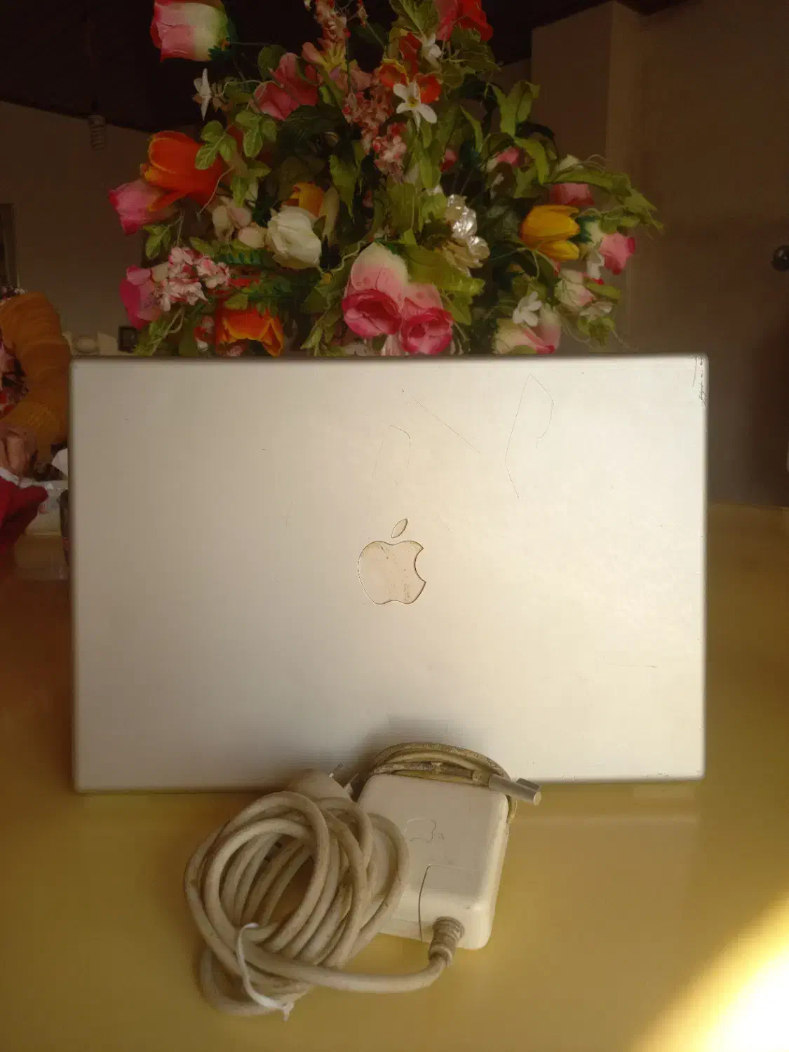 MacBook pro نیازمند تعمییر Apple با شارژر فابریک|رایانه همراه|ایزدشهر, |دیوار