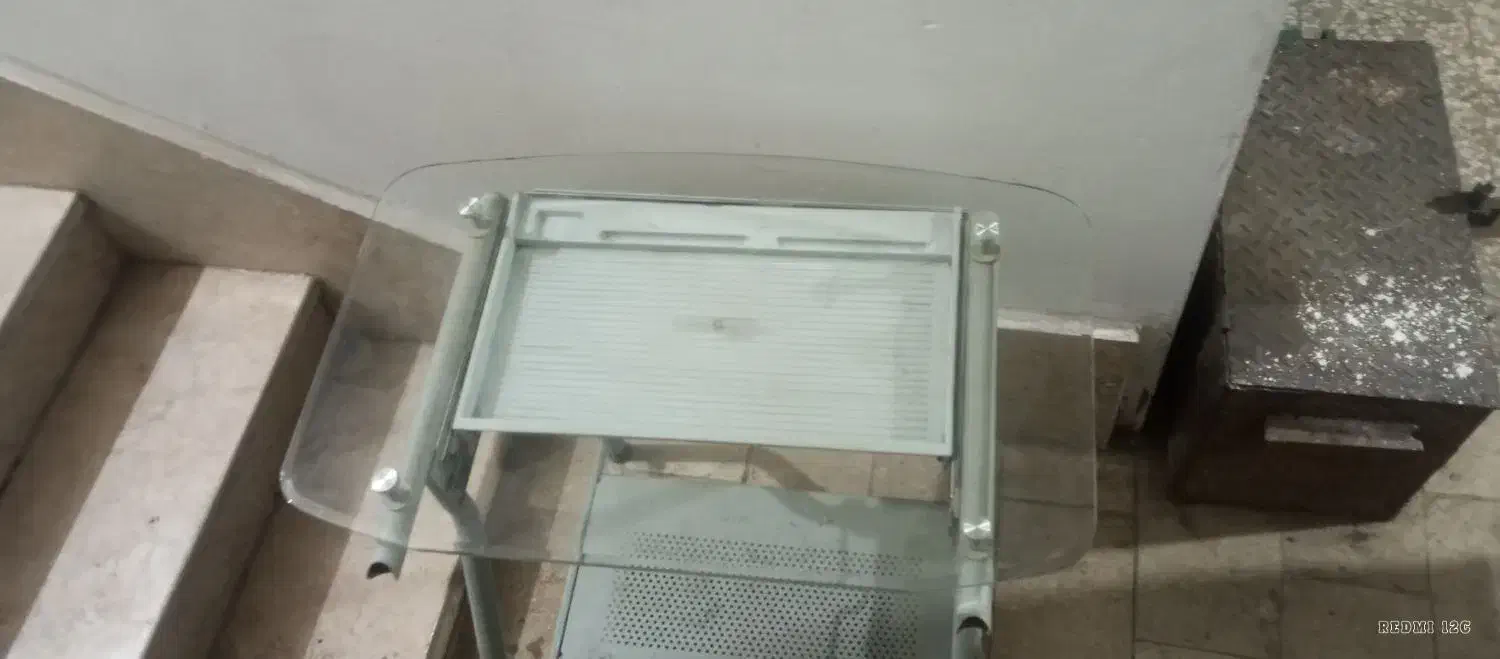 میز تحریر فلزی سالم|میز تحریر و کامپیوتر|مشهد, نوید|دیوار