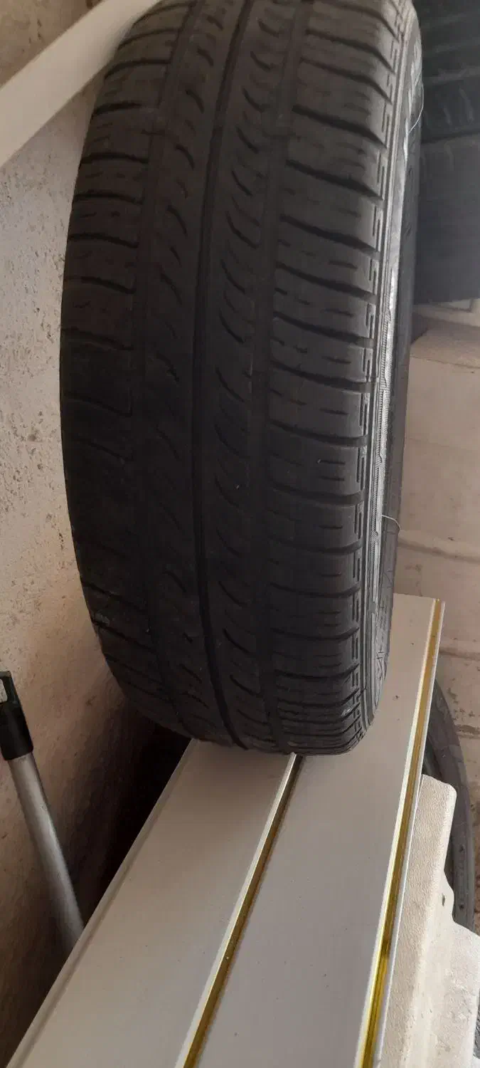 لاستیک|قطعات یدکی و لوازم جانبی|رشت, جانبازان|دیوار