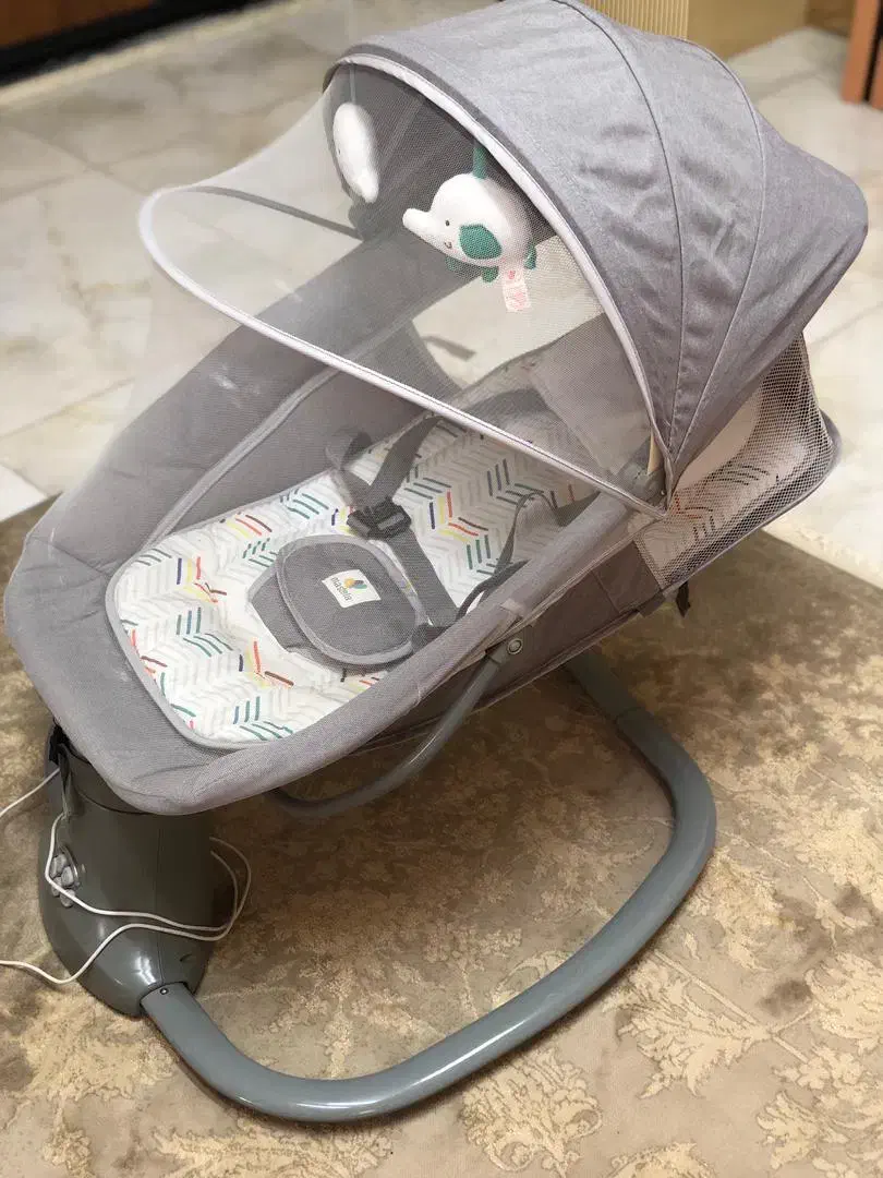 گهواره برقی ماستلا|تخت و صندلی بچه|ماسال, |دیوار