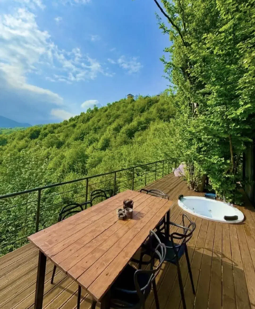 اجاره شبانه کلبه سویسی استخر جکوزی جنگلی|اجارهٔ کوتاه‌مدت ویلا و باغ|سلمان‌شهر, |دیوار