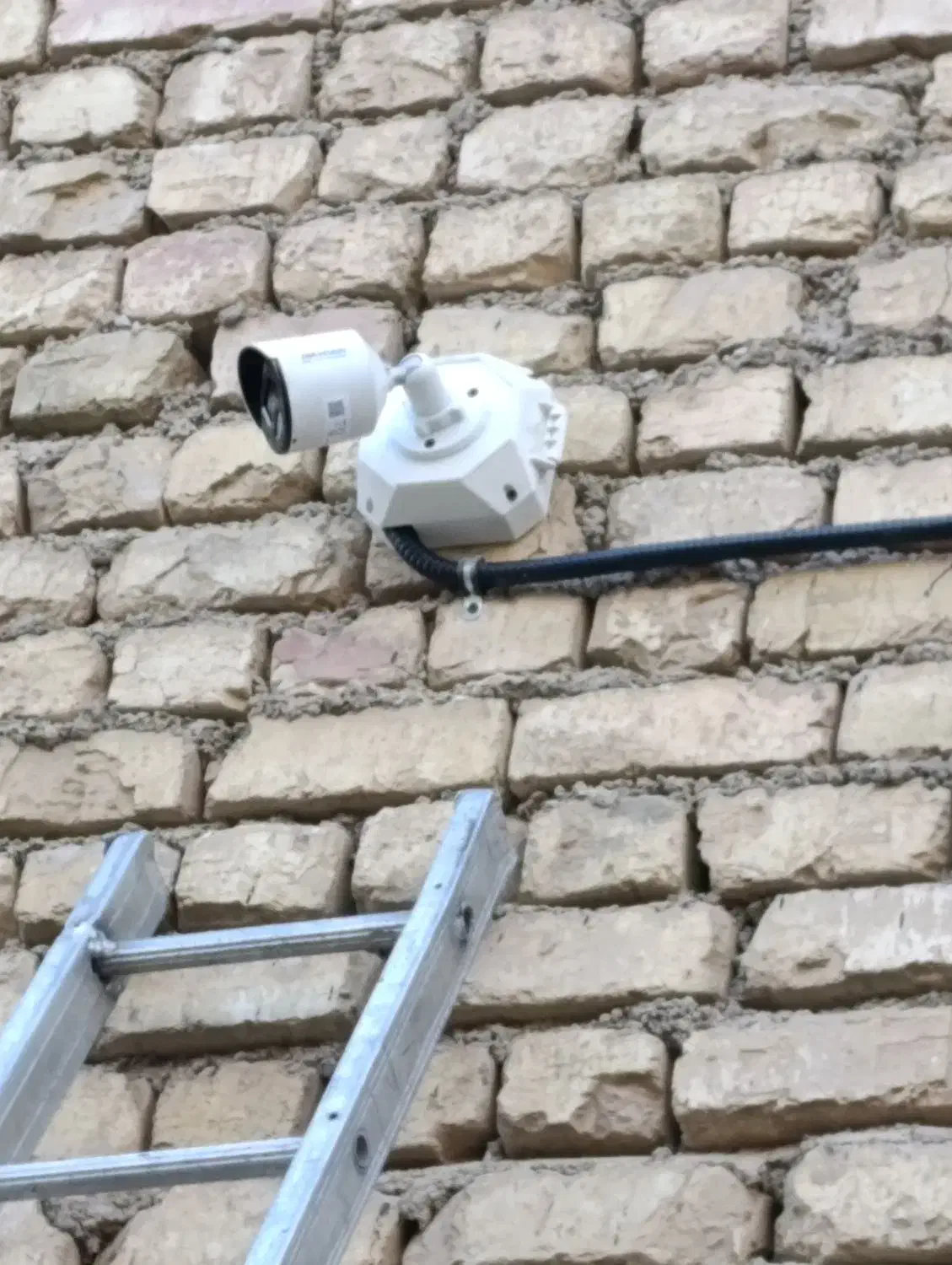 دوربین مداربسته|دوربین مداربسته|اصفهان, رزمندگان|دیوار