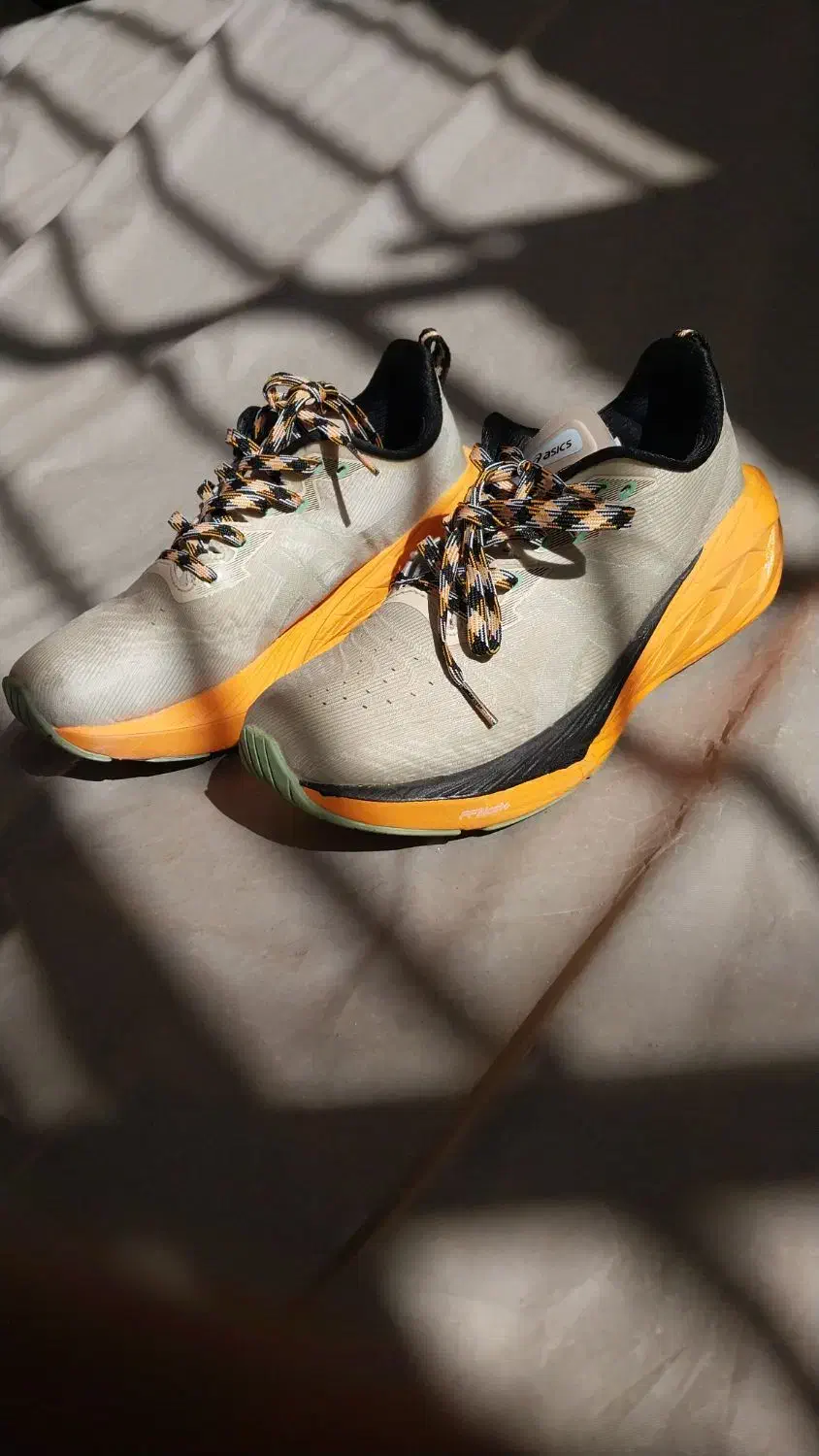 کفش runing|کیف، کفش، کمربند|اقبالیه, |دیوار