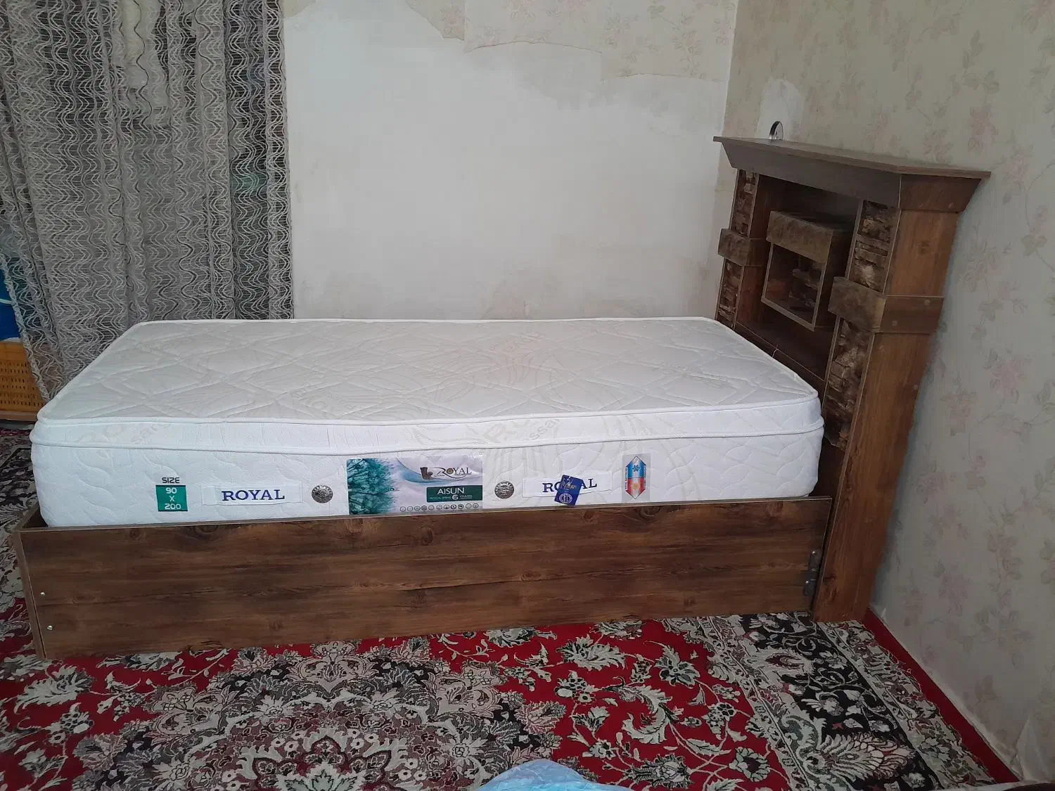 تخت یک نفره|تخت و سرویس خواب|بیجار, |دیوار