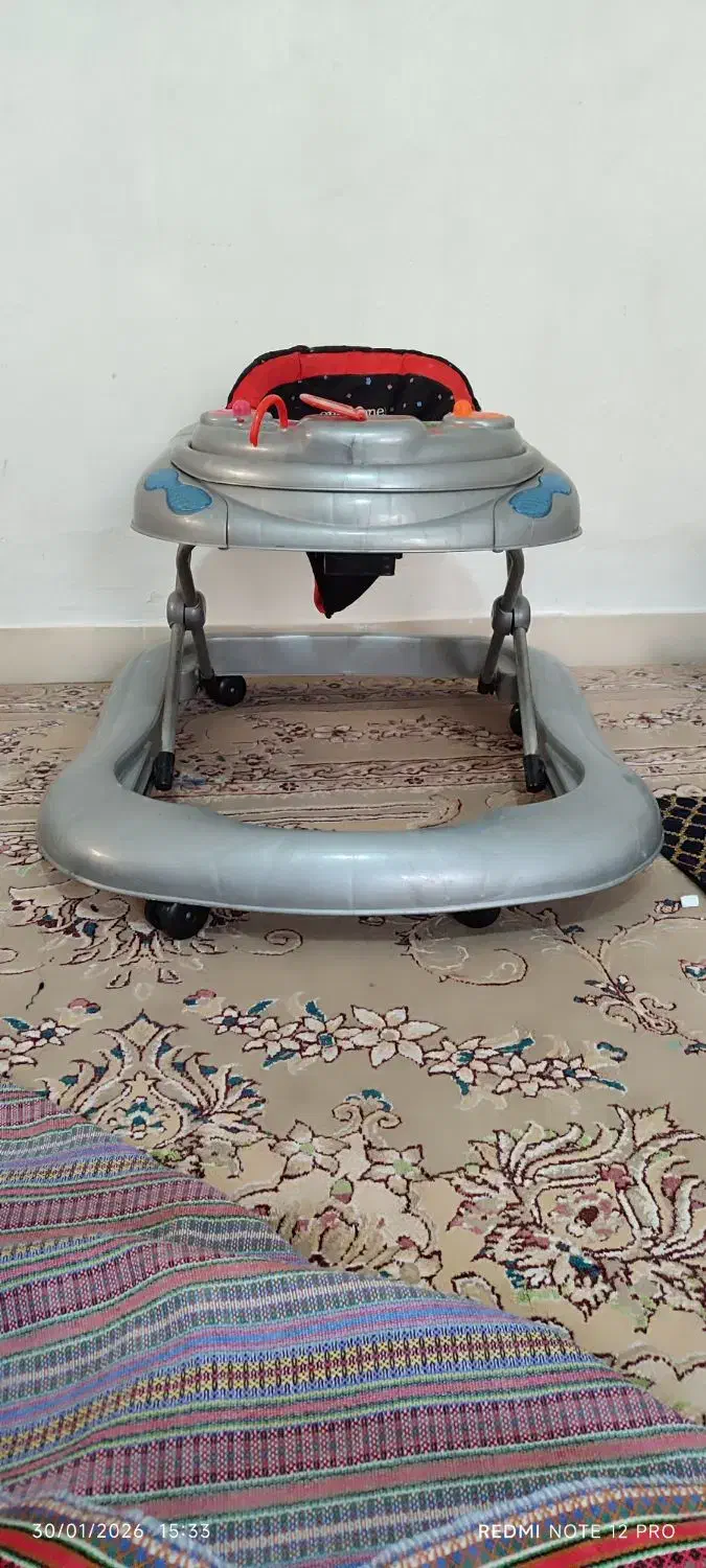 فروشی|کالسکه و لوازم جانبی|بومهن, |دیوار