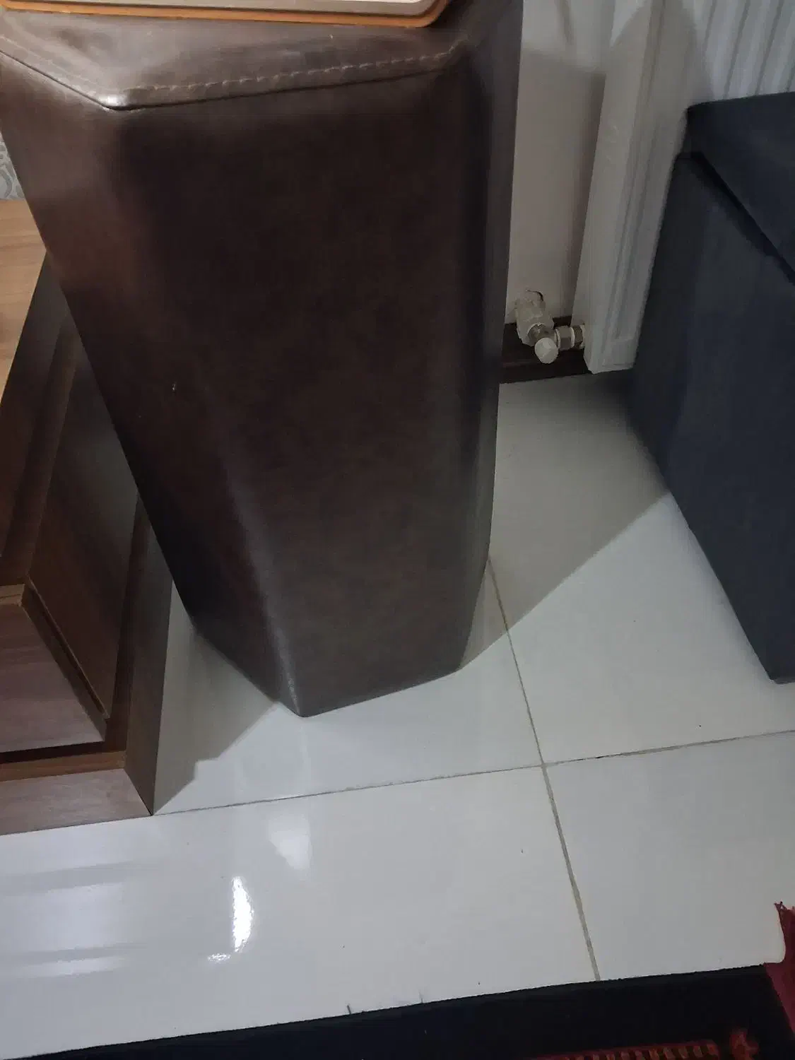 پاف چرم نو|صندلی و نیمکت|رشت, صفاری|دیوار