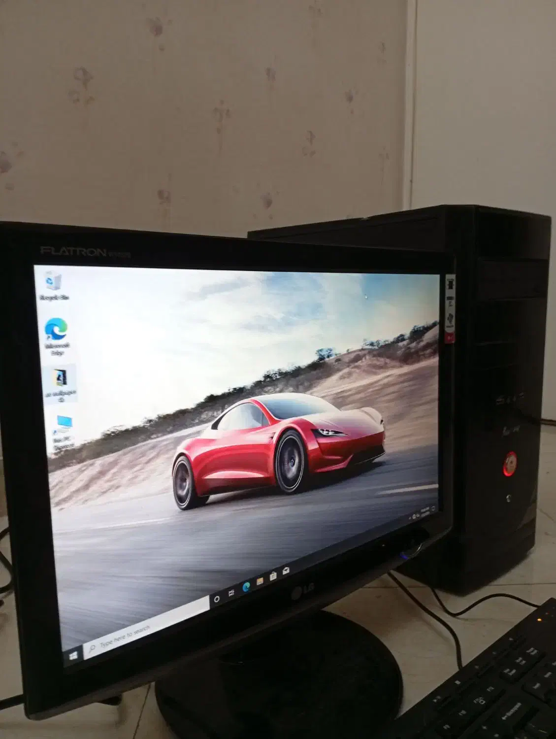 کامپیوتر خانگی قوی و در حد|رایانه رومیزی|پرند, فاز ۱|دیوار