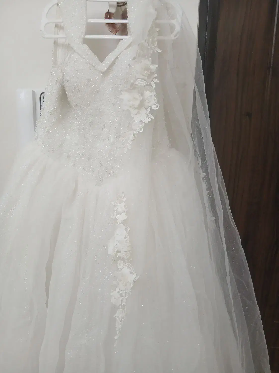 لباس عروس|لباس|قدس, شهرقدس|دیوار