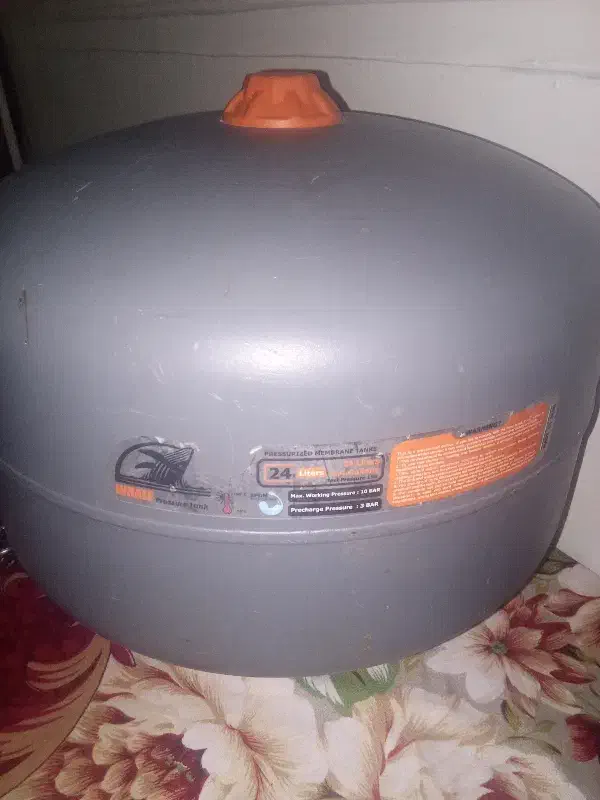 مخزن آب ۲۴لیتری در حد نو|مصالح و تجهیزات ساختمان|زنجان, |دیوار