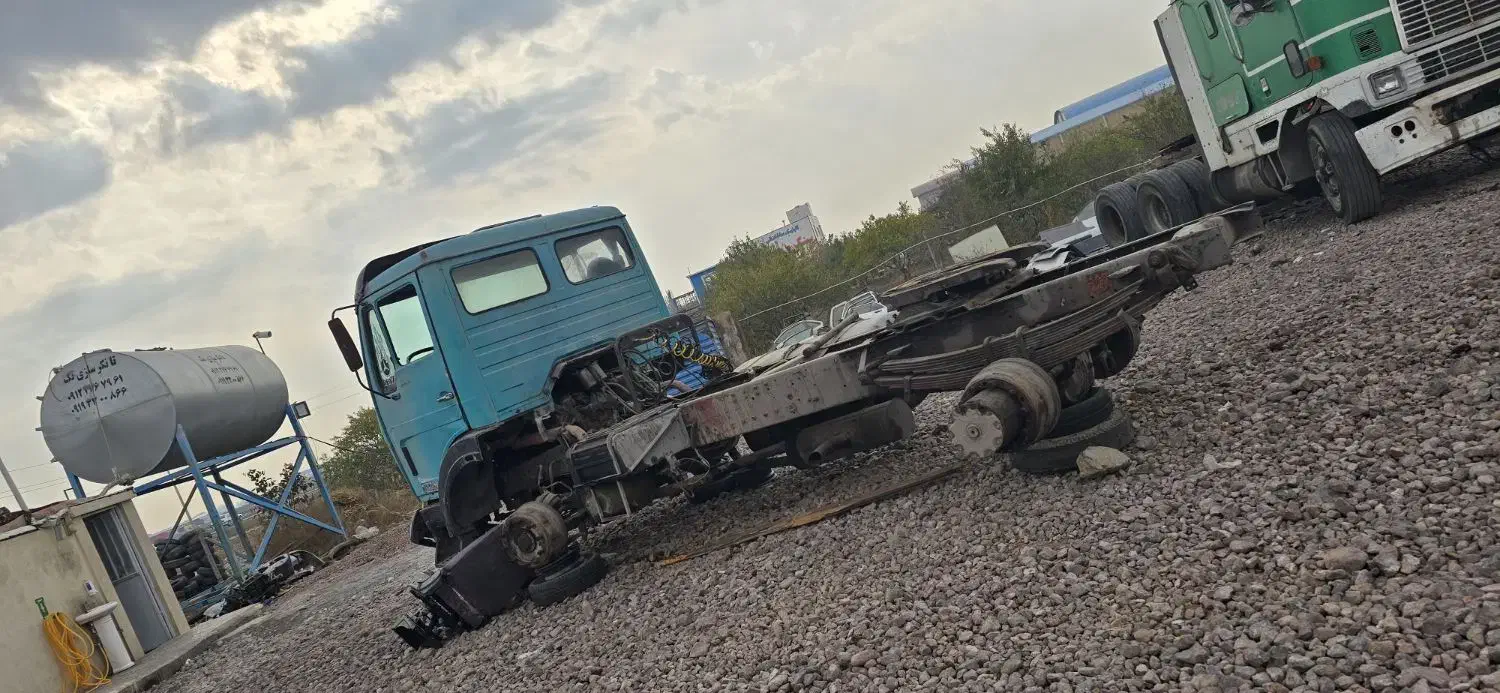 فروش قطعات ماشین سنگین ماک ولو|قطعات یدکی و لوازم جانبی|اسلام‌شهر, شهرک محمدیه|دیوار