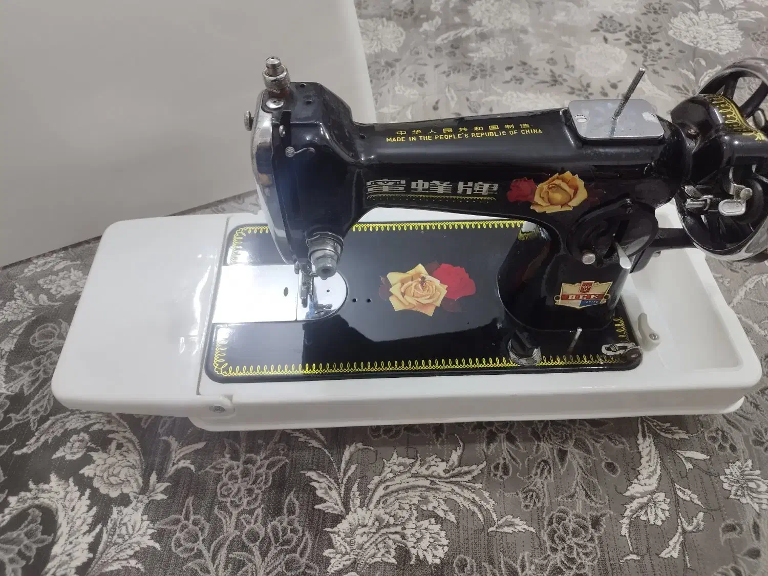 چرخ خیاطی|چرخ خیاطی و ریسندگی|بروجرد, |دیوار