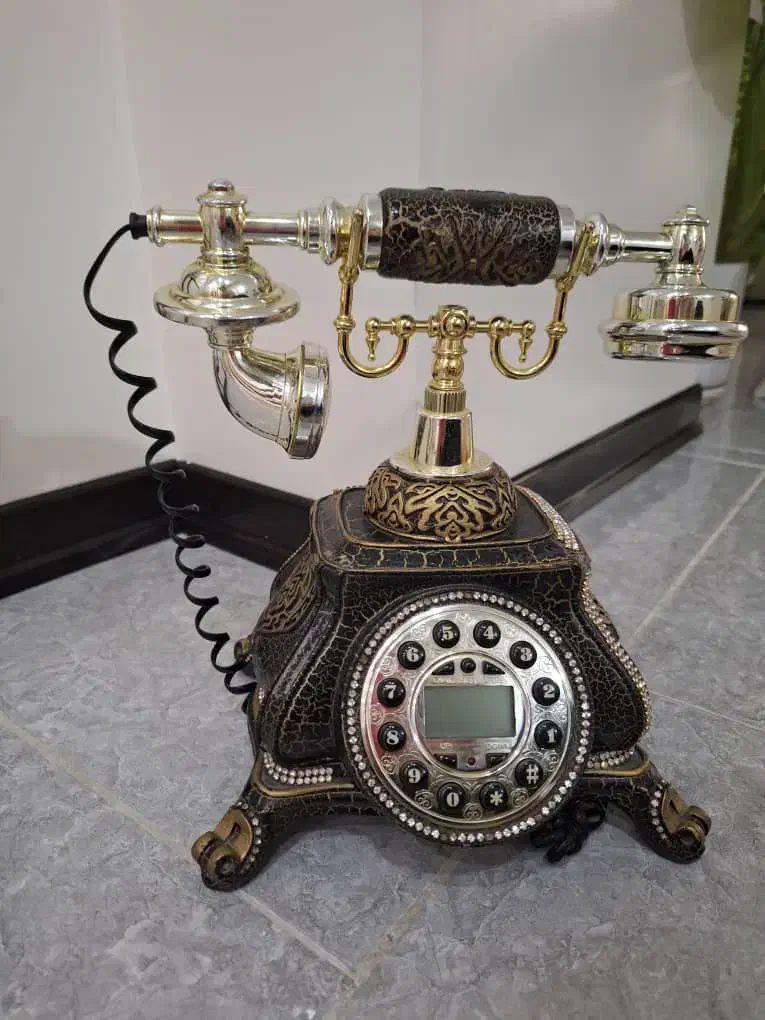 تلفن رومیزی انتیک|کلکسیون اشیاء عتیقه|پردیس, فاز ۸|دیوار