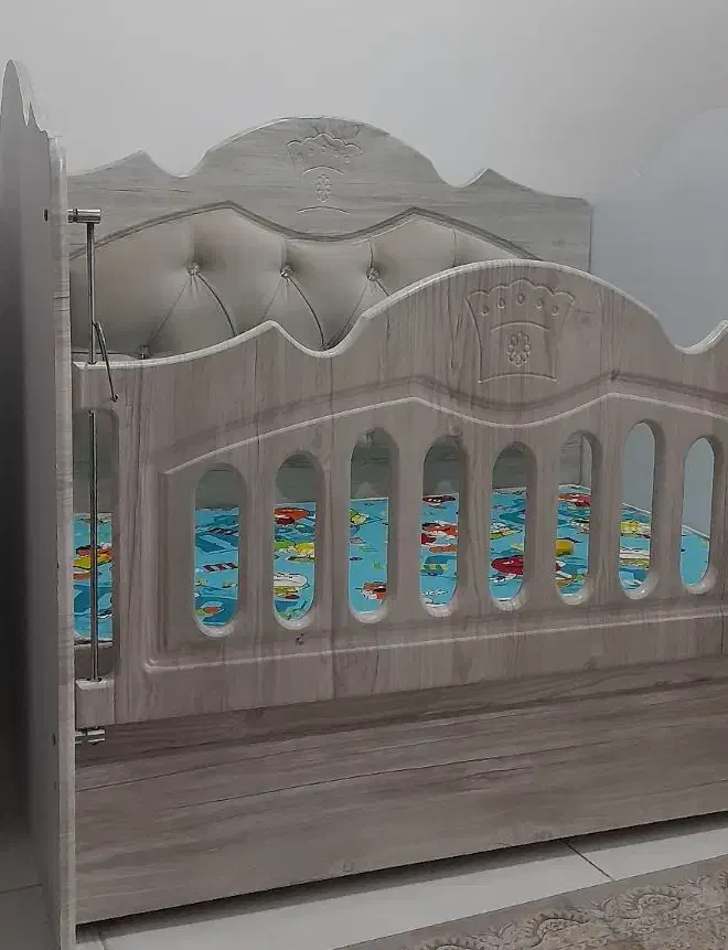 تخت کودک تا ۴ سال به همراه تشک|تخت و سرویس خواب|تهران, مطهری|دیوار