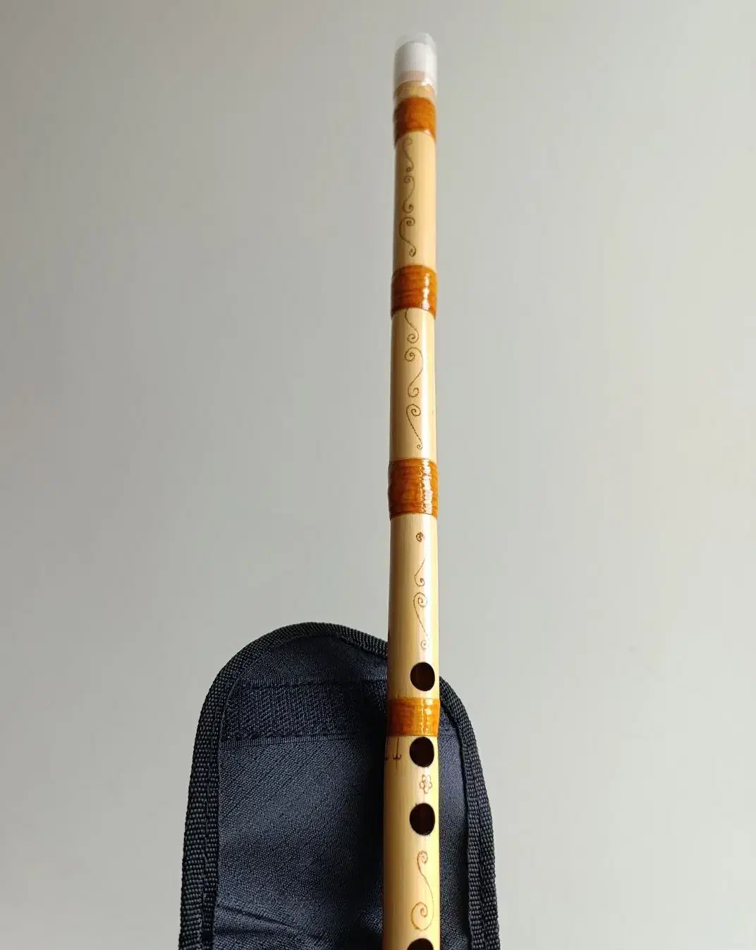 نی هفت بند|سازهای بادی|یاسوج, |دیوار