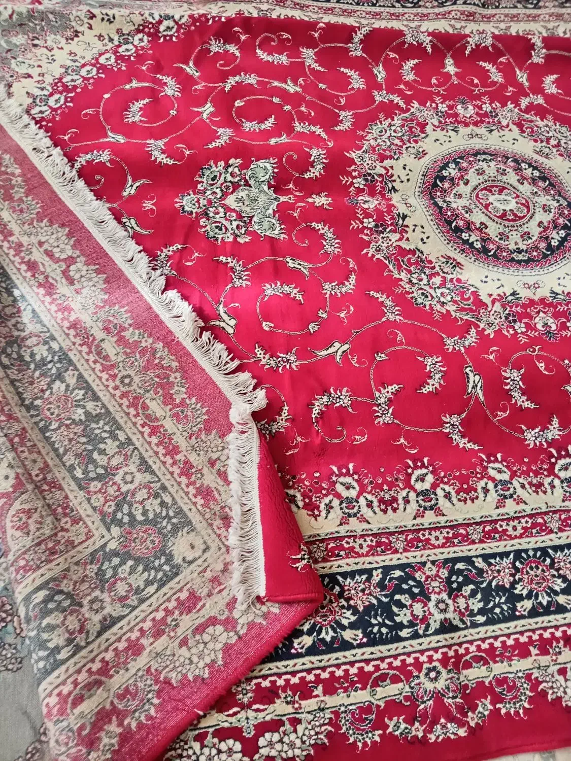 قالی درحدنو بدون زدگی وخوردگی|فرش|نجف‌آباد, گلدشت|دیوار