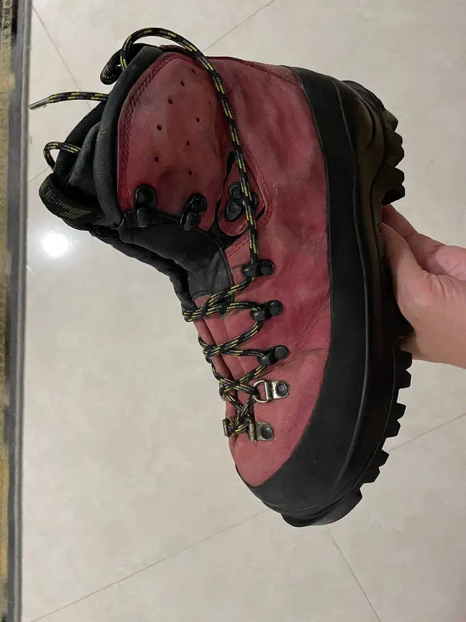 بوت کوهنوردی سایز ۴۱|کوهنوردی و کمپینگ|رشت, چمارسرا|دیوار