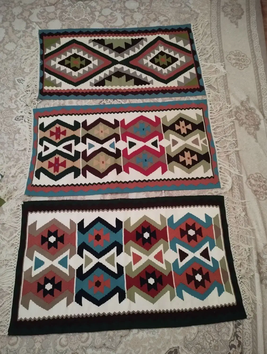 گلیم دستباف با نخ اکریلیک|گلیم، جاجیم، گبه|کرج, شهرک جهاننما|دیوار