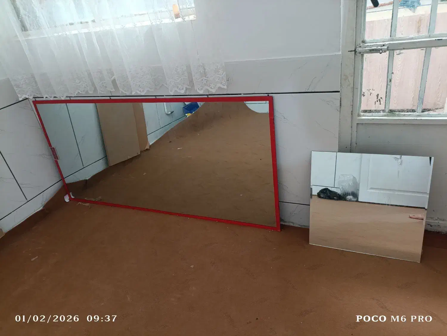 اینه بزرگ|آینه|فردوس (خراسان), |دیوار