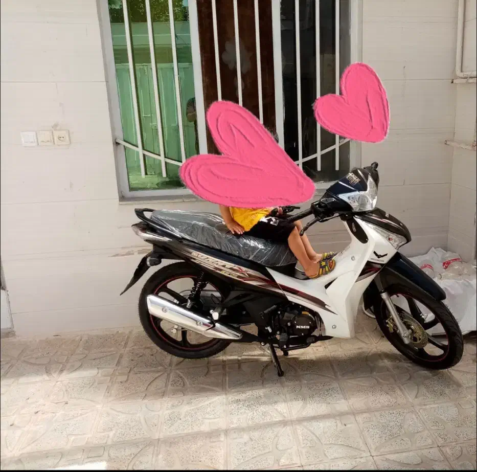 موتور بی کلاج ۴۰۳|موتورسیکلت|تربت جام, بیست متری منبع آب|دیوار