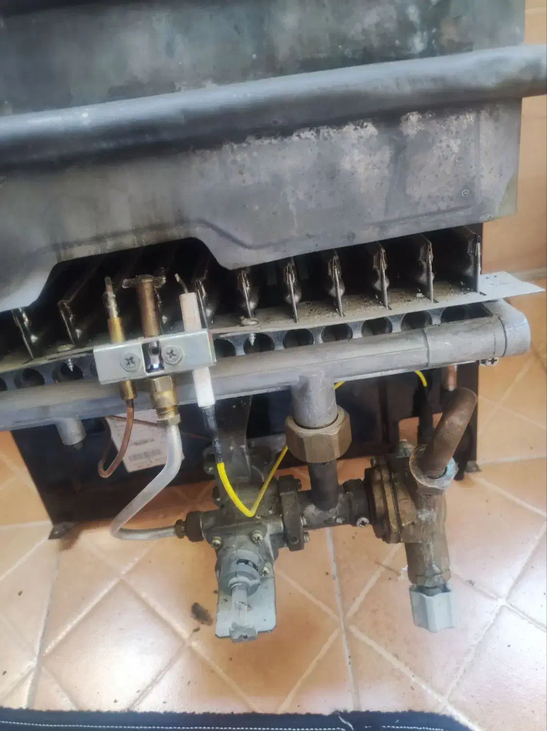 آبگرمکن دیواری و یک عدد بخاری گازی ایران شرق|آبگرمکن، پکیج، شوفاژ|ماهدشت, |دیوار