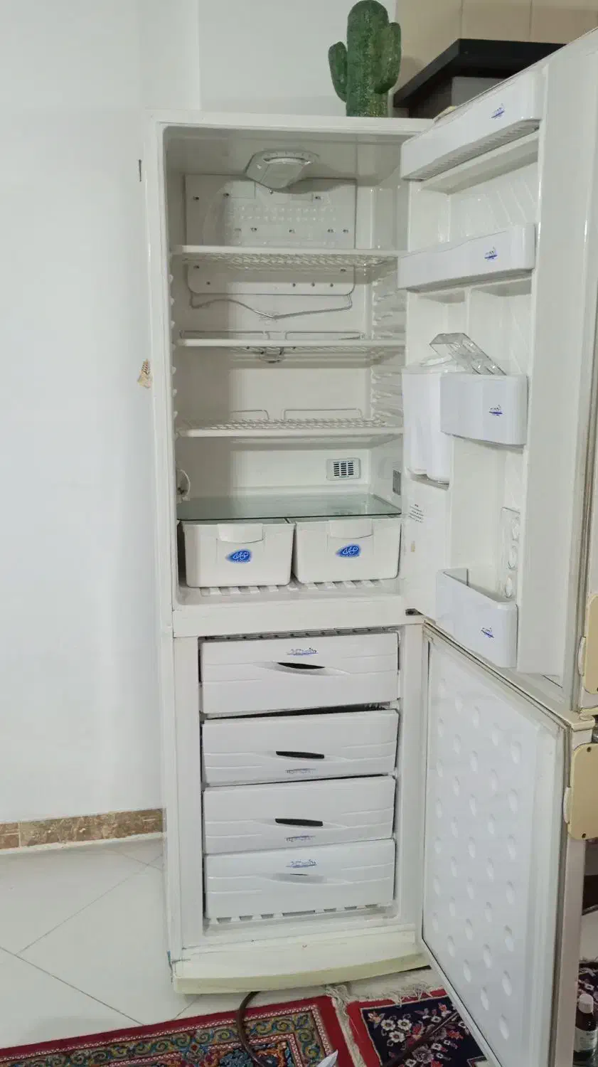 یک جفت یخچال و فریزر کم کار هیمالیا و قندیل|یخچال و فریزر|مشهد, سپاد|دیوار