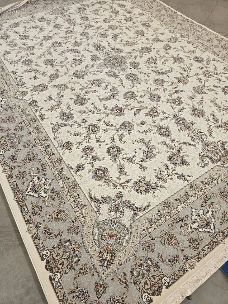 فرش ۹متری۱۲۰۰شانه،تعداد محدود، تخفیف تا پایان هفته|فرش|کرمانشاه, |دیوار