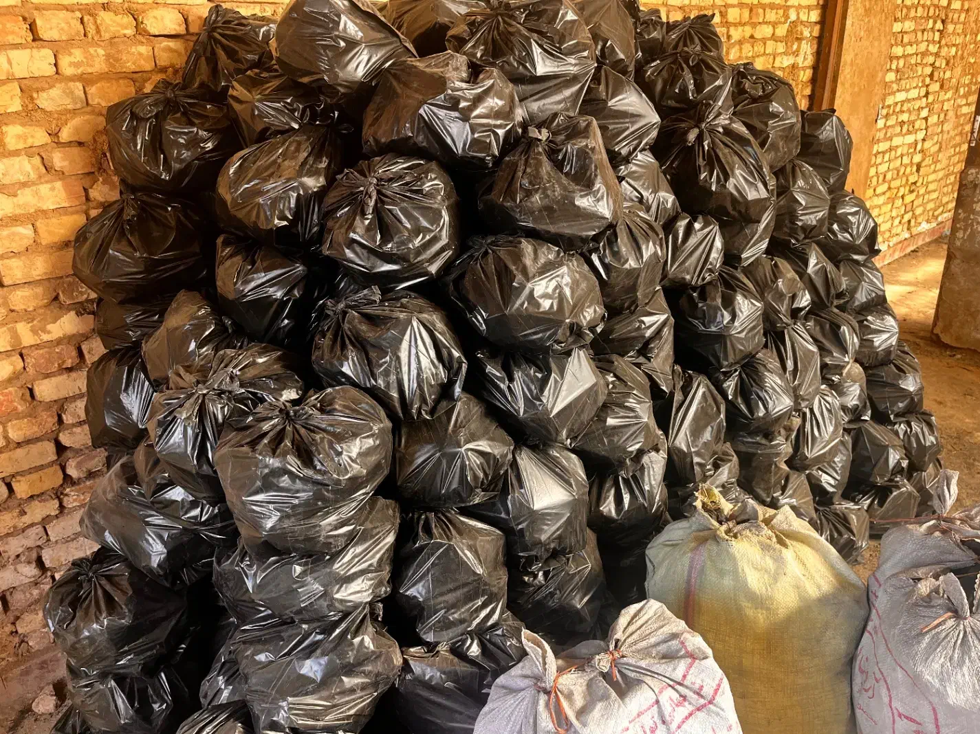 گروه تولید و پخش ذغال آویژه|عمده‌فروشی|یزد, |دیوار