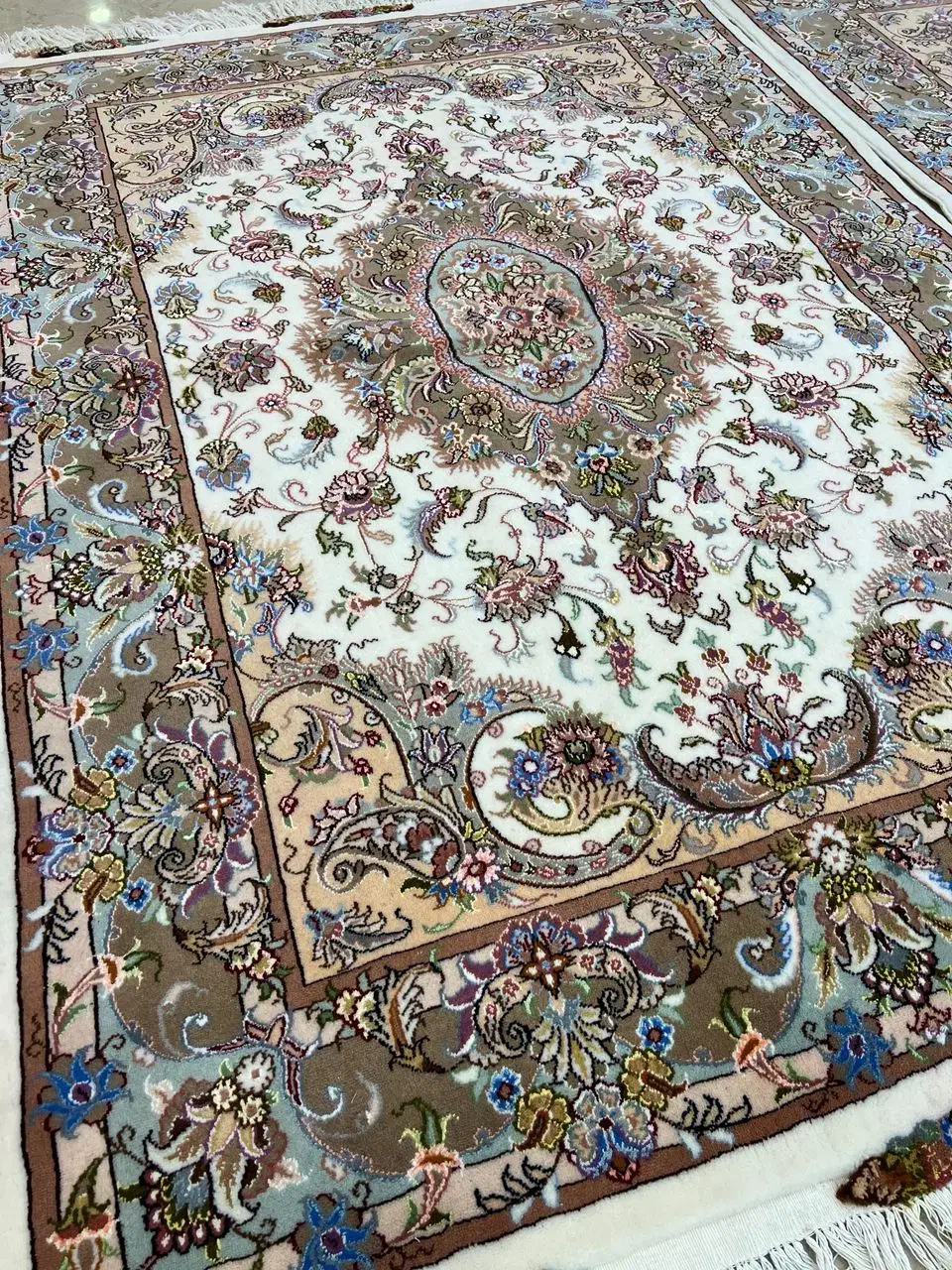 جفت ۳متر فرش دستبافت طرح تبریز خطیبی از بافنده|فرش|تهران, شهرک چیتگر|دیوار