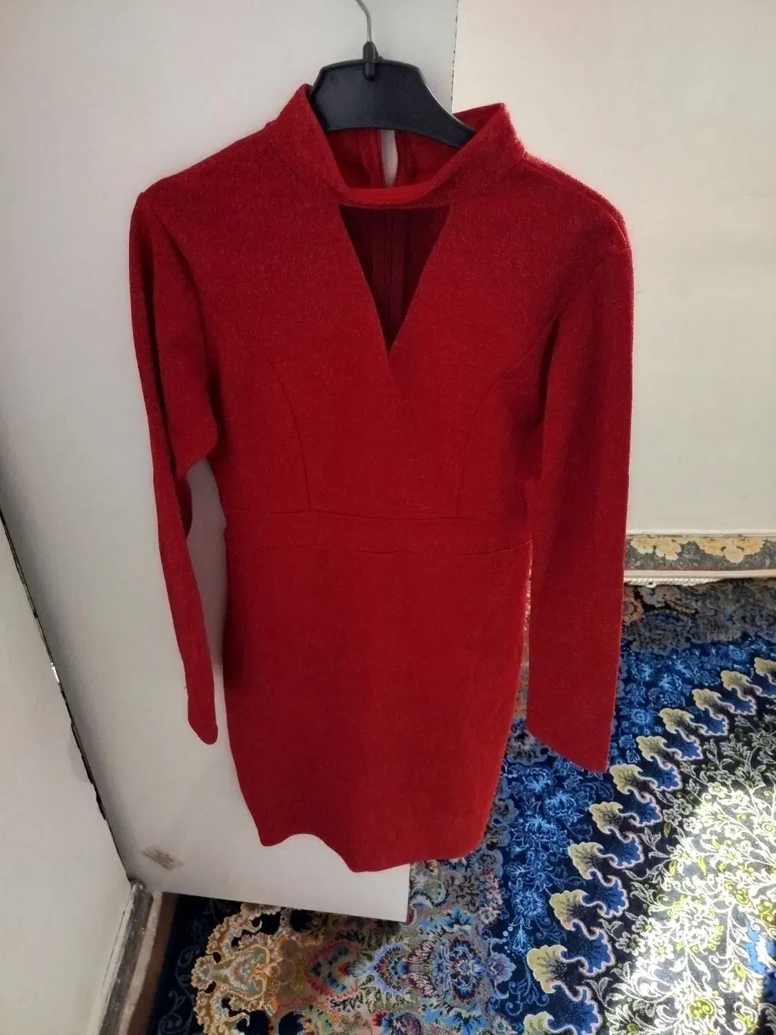 لباس مجلسی|لباس|صدرا-فارس, فاز ۱|دیوار