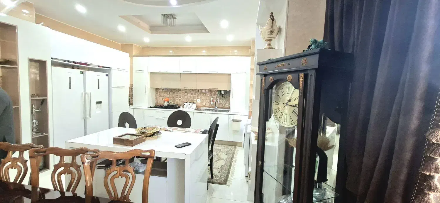 آپارتمان ۱۶۵ متر،آراسته بالای ۲۰ متری|فروش آپارتمان|خرمآباد, |دیوار