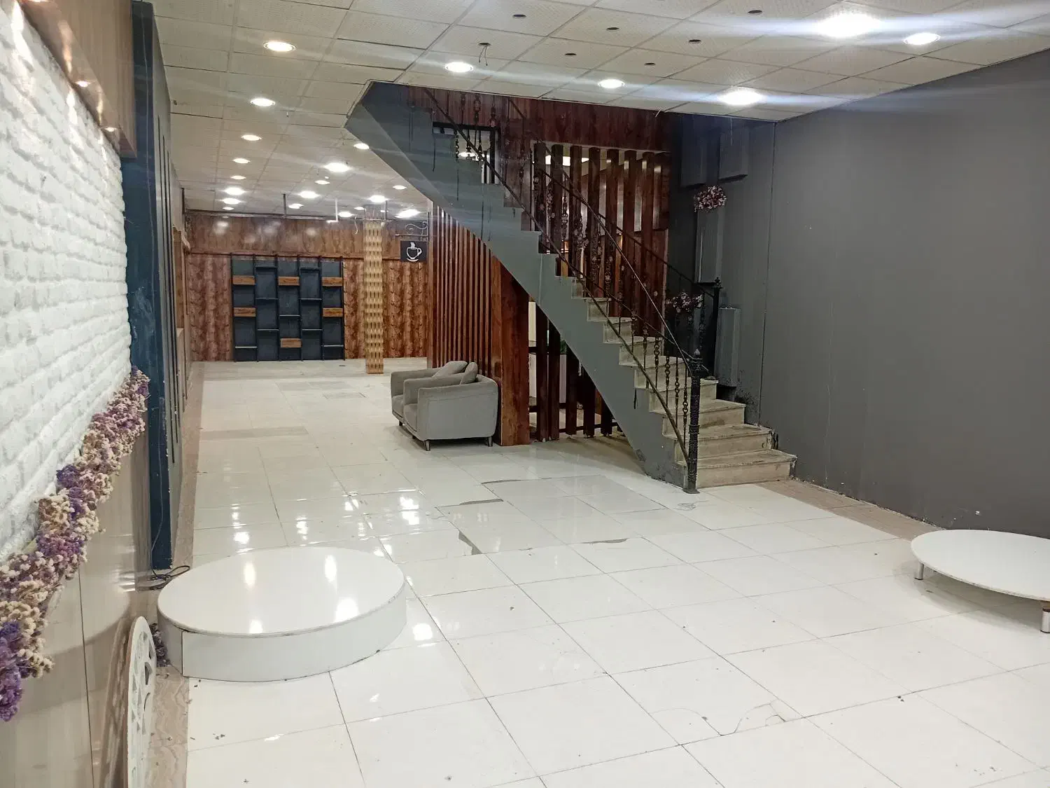 اجاره / مغازه تجاری / تختی|اجارهٔ مغازه و غرفه|بروجرد, |دیوار