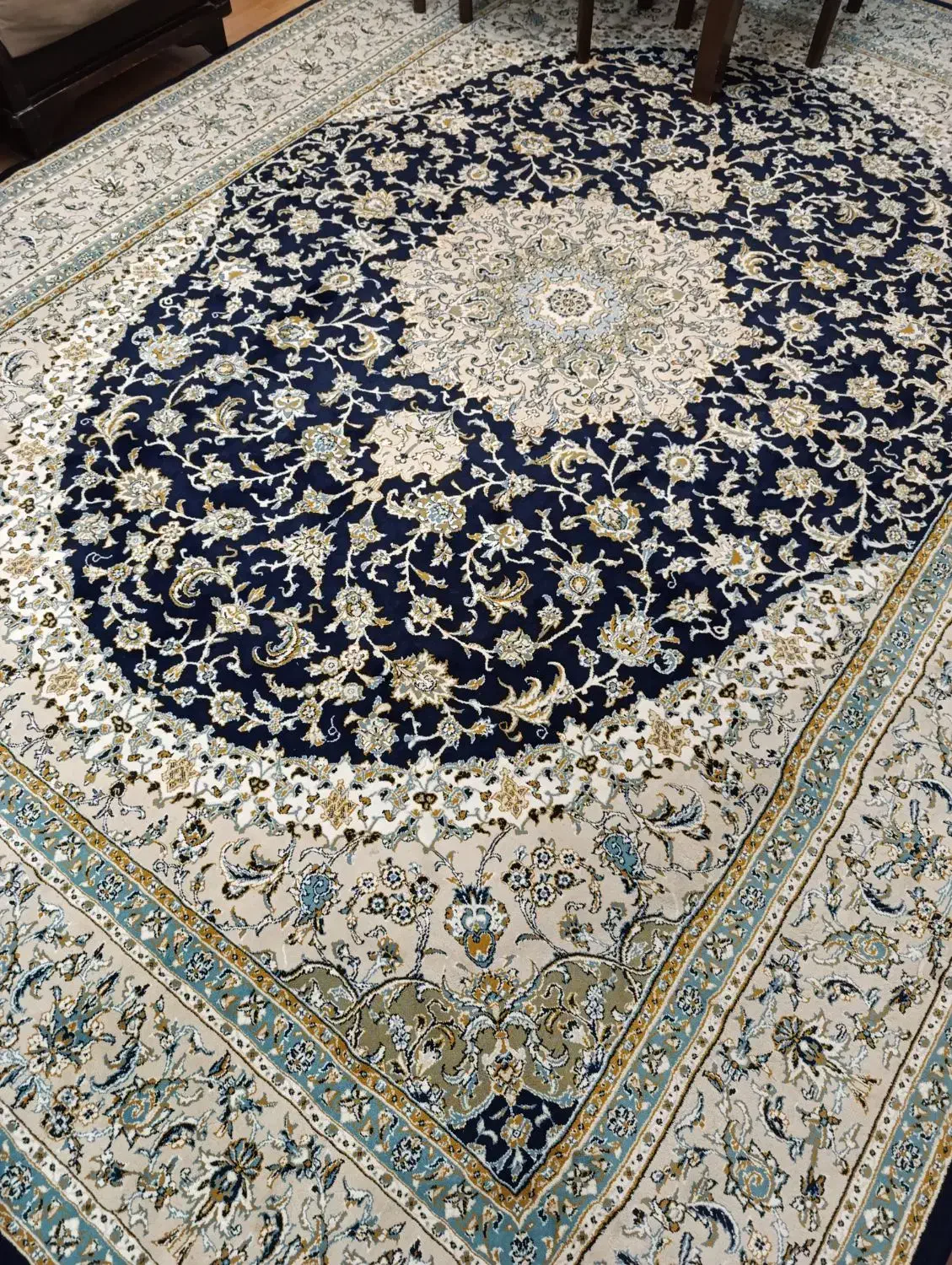 گیلان رشت دو جفت فرش ۷۰۰شانه / نه متری کاملا سالم|فرش|رشت, جانبازان|دیوار