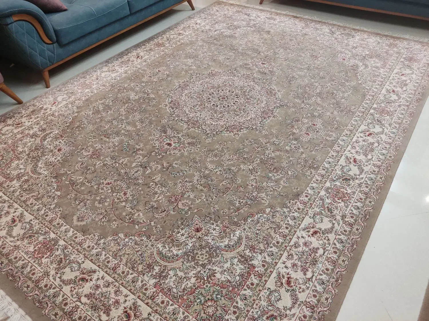 جفت فرش 9 متری زمرد مشهد|فرش|مشهد, دانشجو|دیوار