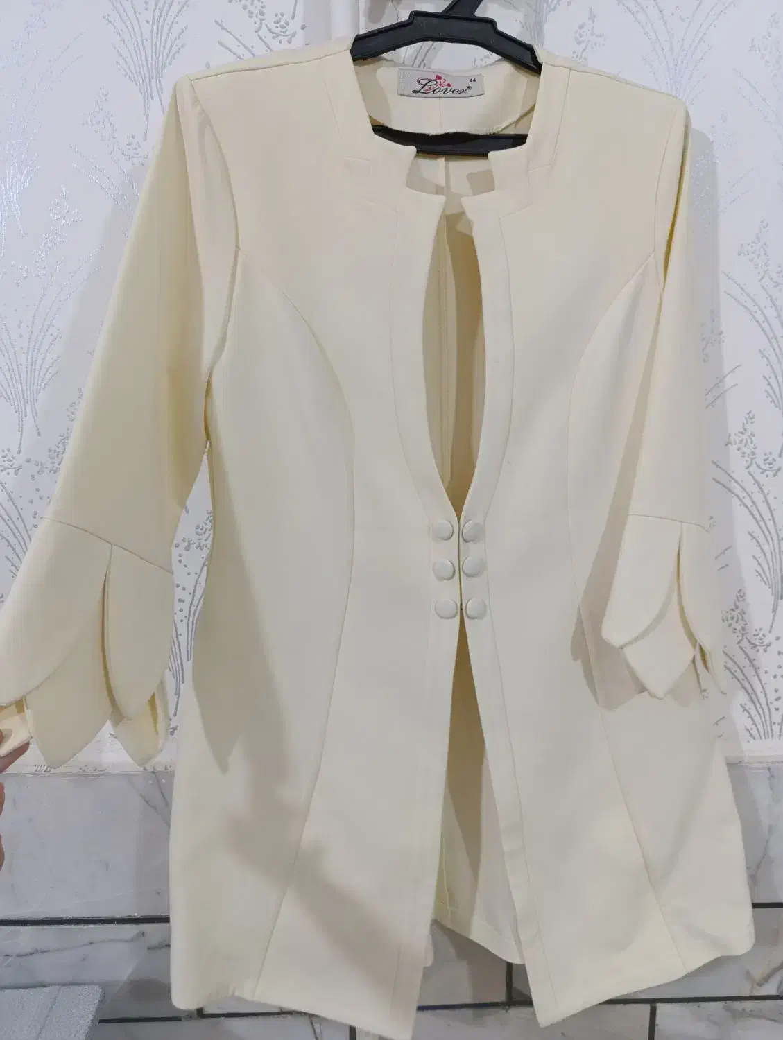 تعدادی لباس مجلسی|لباس|دورود, |دیوار