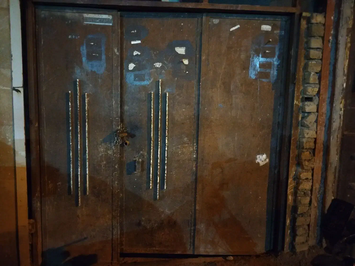 در حیاط|مصالح و تجهیزات ساختمان|تاکستان, |دیوار