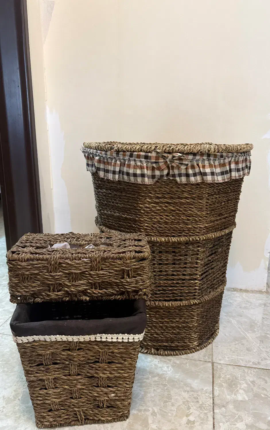 سبد لباس چرک و جادستمال و سطل حصیری|صنایع دستی و سایر لوازم تزئینی|شیراز, درکی|دیوار