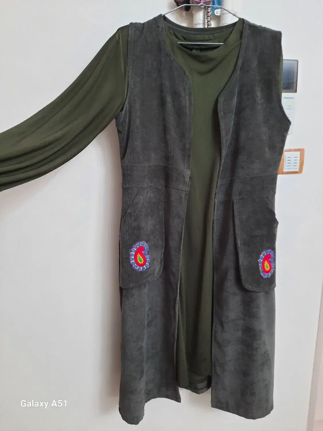 تعدادی مانتو و حریر و زیر سارافونی|لباس|مشکین‌دشت, |دیوار