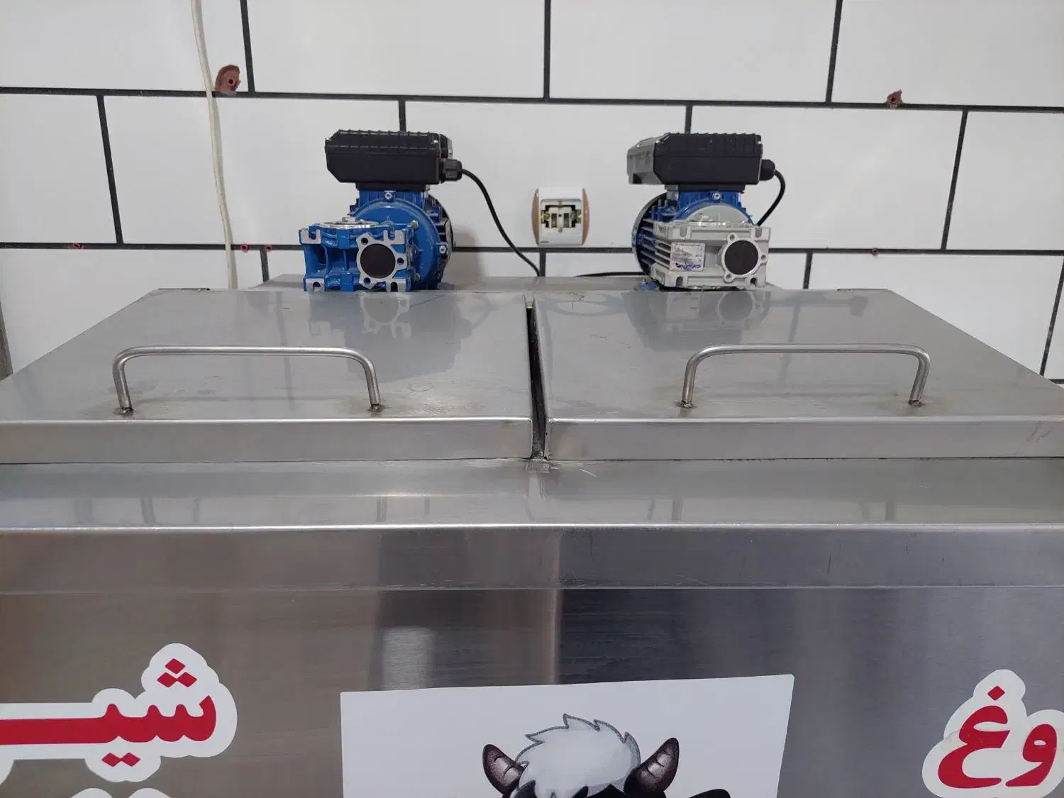 فروش یک دستگاه شیر سرد کن دوقلو|فروشگاه و مغازه|صحنه, |دیوار