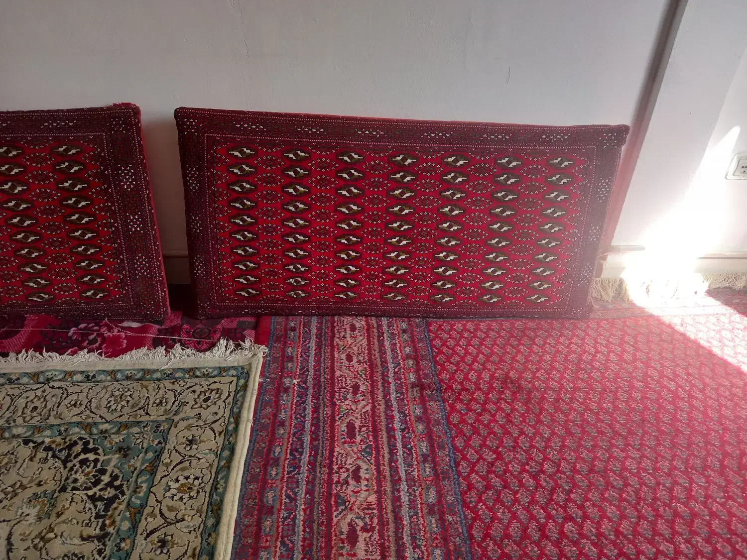 پشتی ارزان و در حد نو|پشتی|کرج, خرمدشت|دیوار