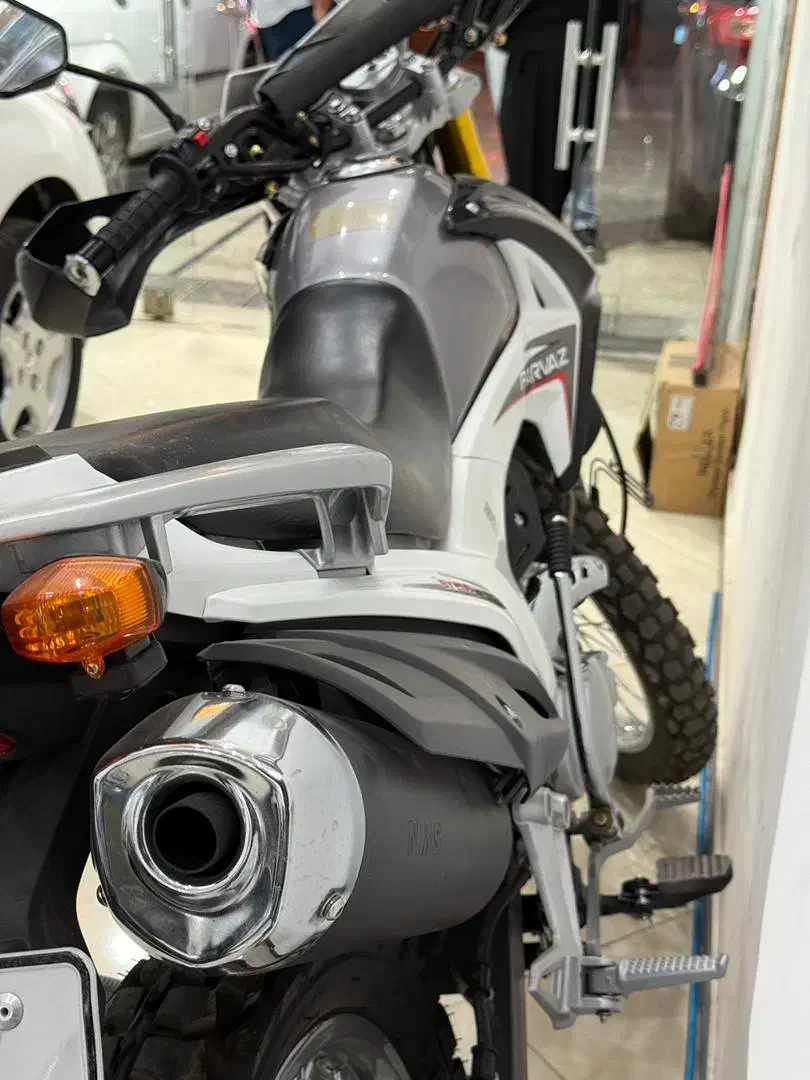 تریل پرواز مدل 1403|موتورسیکلت|استهبان, |دیوار