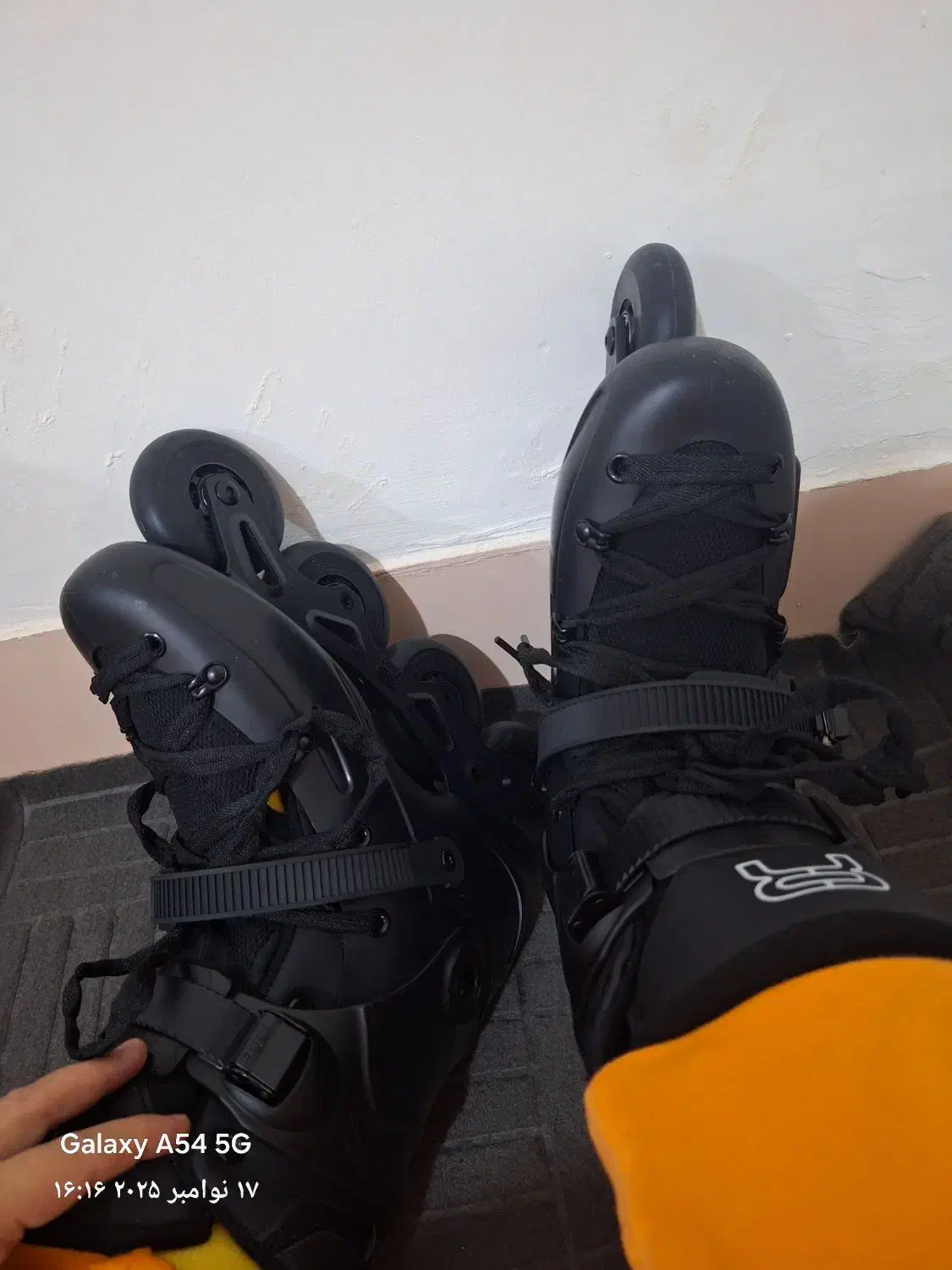 اسکیت Rr3|دوچرخه، اسکیت، اسکوتر|هشتگرد, هشتگرد قدیم|دیوار