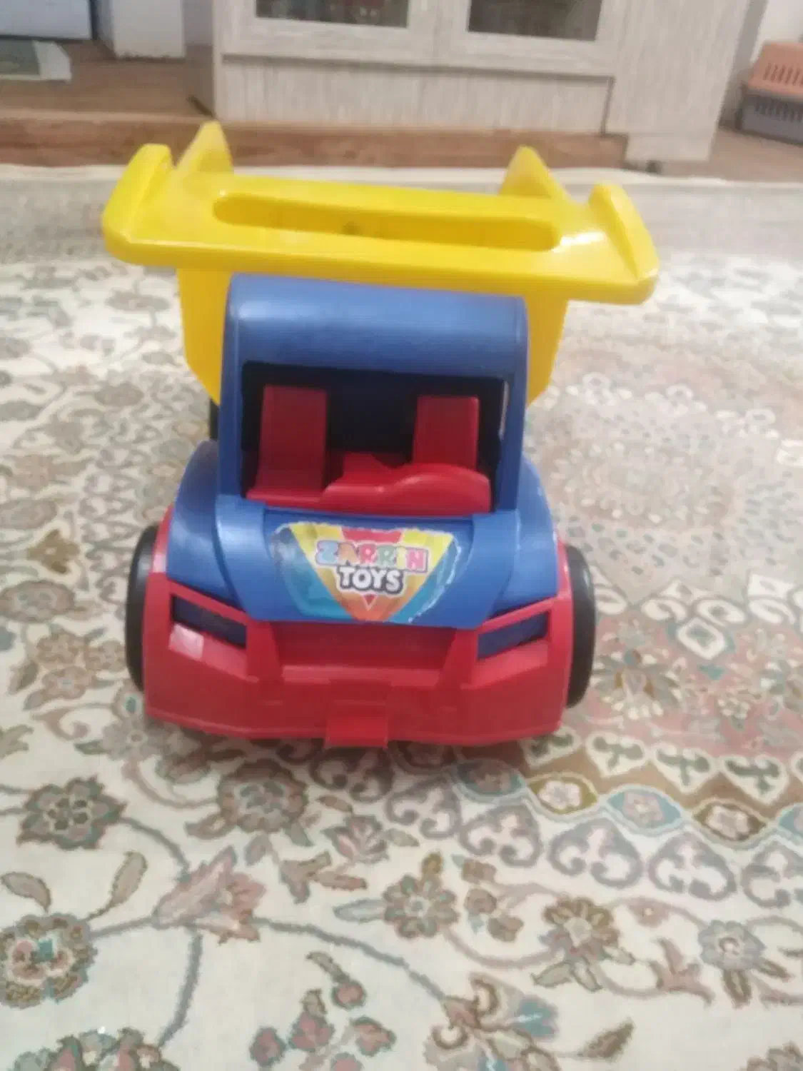 کامیون اسباب بازی و اسب بادی|اسباب‌بازی بچه|صدرا-فارس, فاز ۱|دیوار