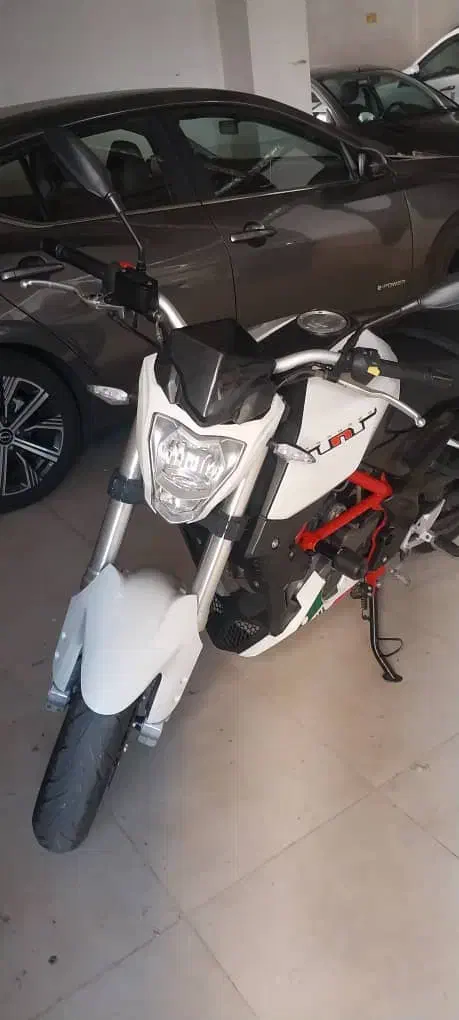 موتور بنلی ۲۵۰ قدیم تک|موتورسیکلت|زنجان, |دیوار