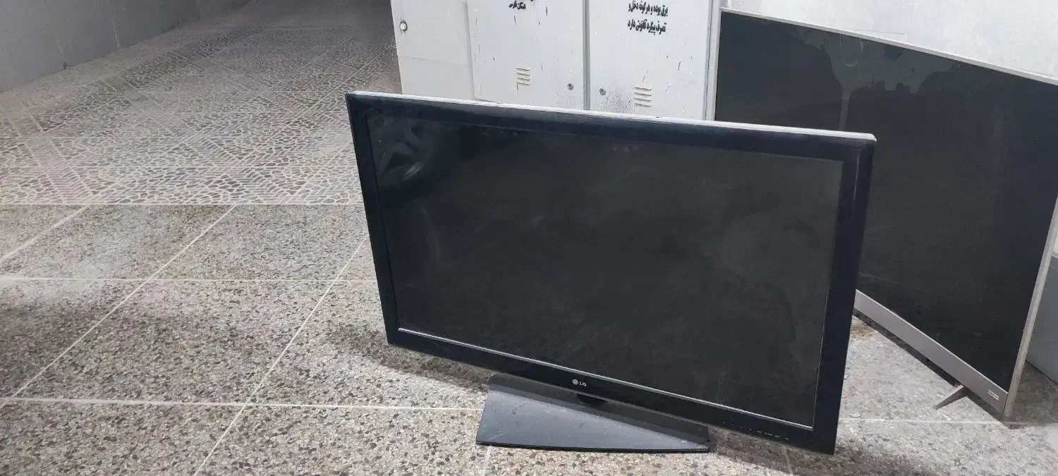 تلویزیون|تلویزیون و پروژکتور|لامرد, |دیوار