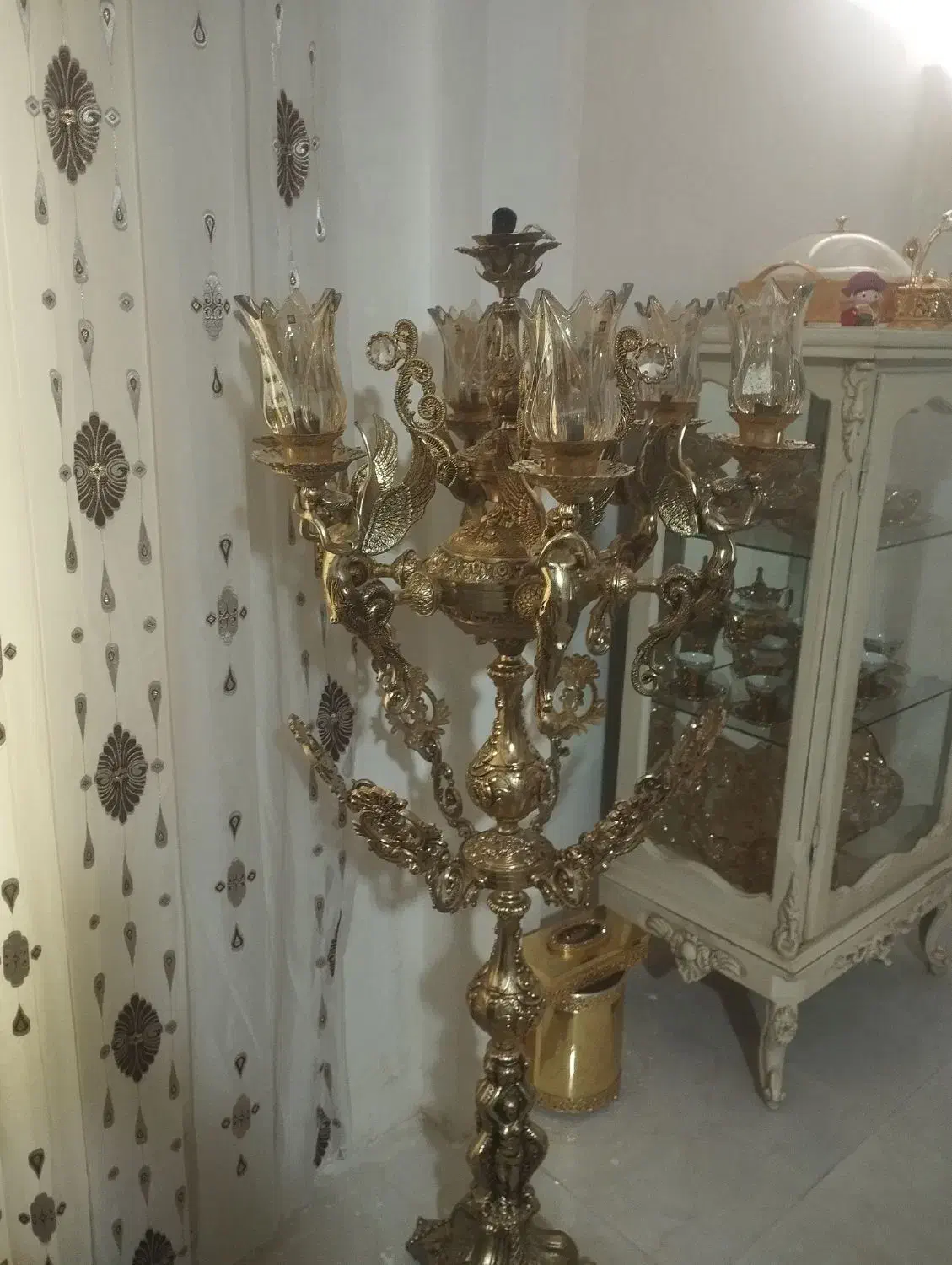 لوستر کنارسالنی فرشته طلای شمعدان بوهمیا میز خاطره|لوستر و چراغ آویز|مشهد, سرافرازان|دیوار