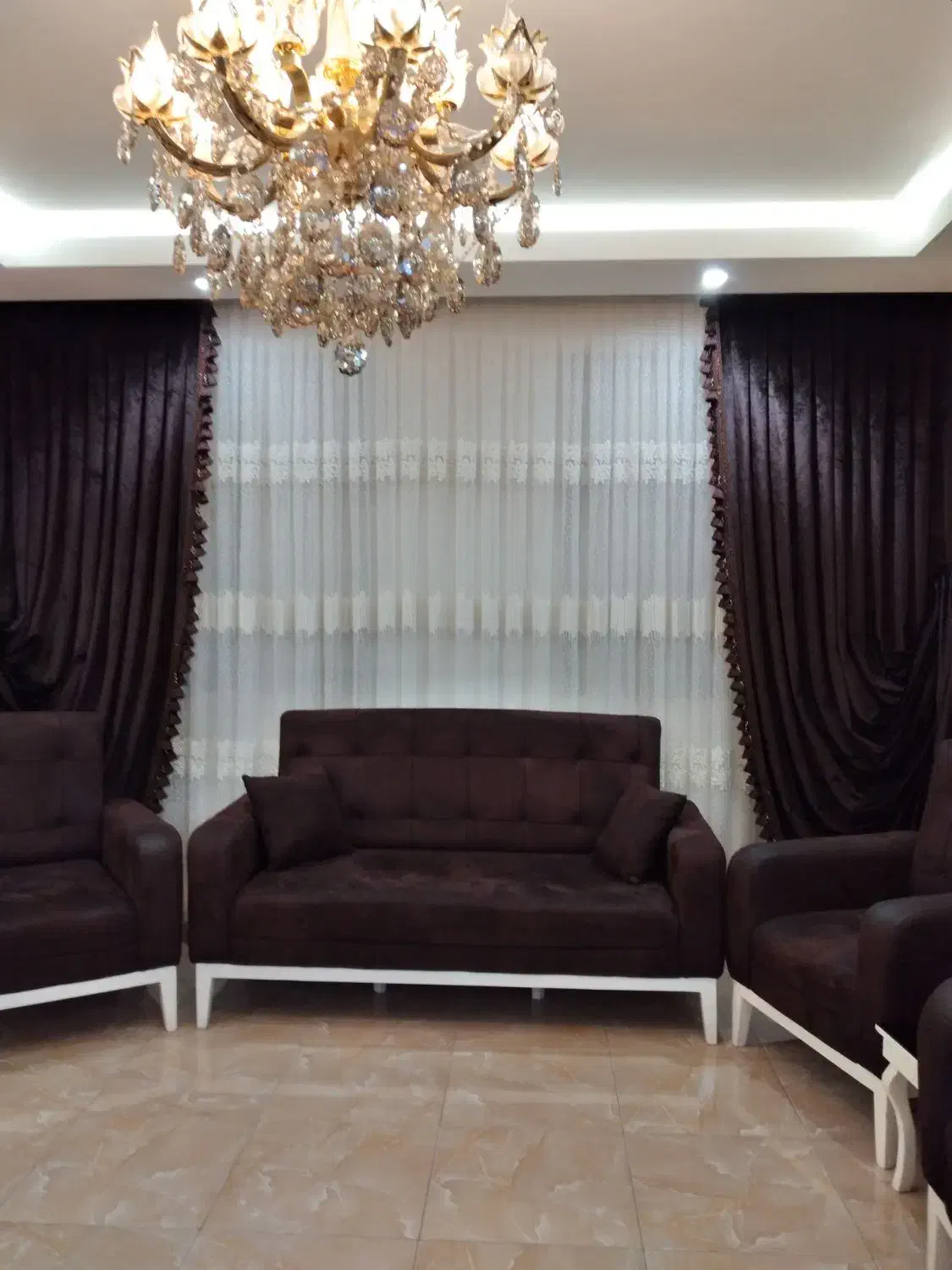 کاناپه ۷ نفره و پرده‌ های زیری و والن ست|مبلمان خانگی و میز عسلی|اقبالیه, |دیوار