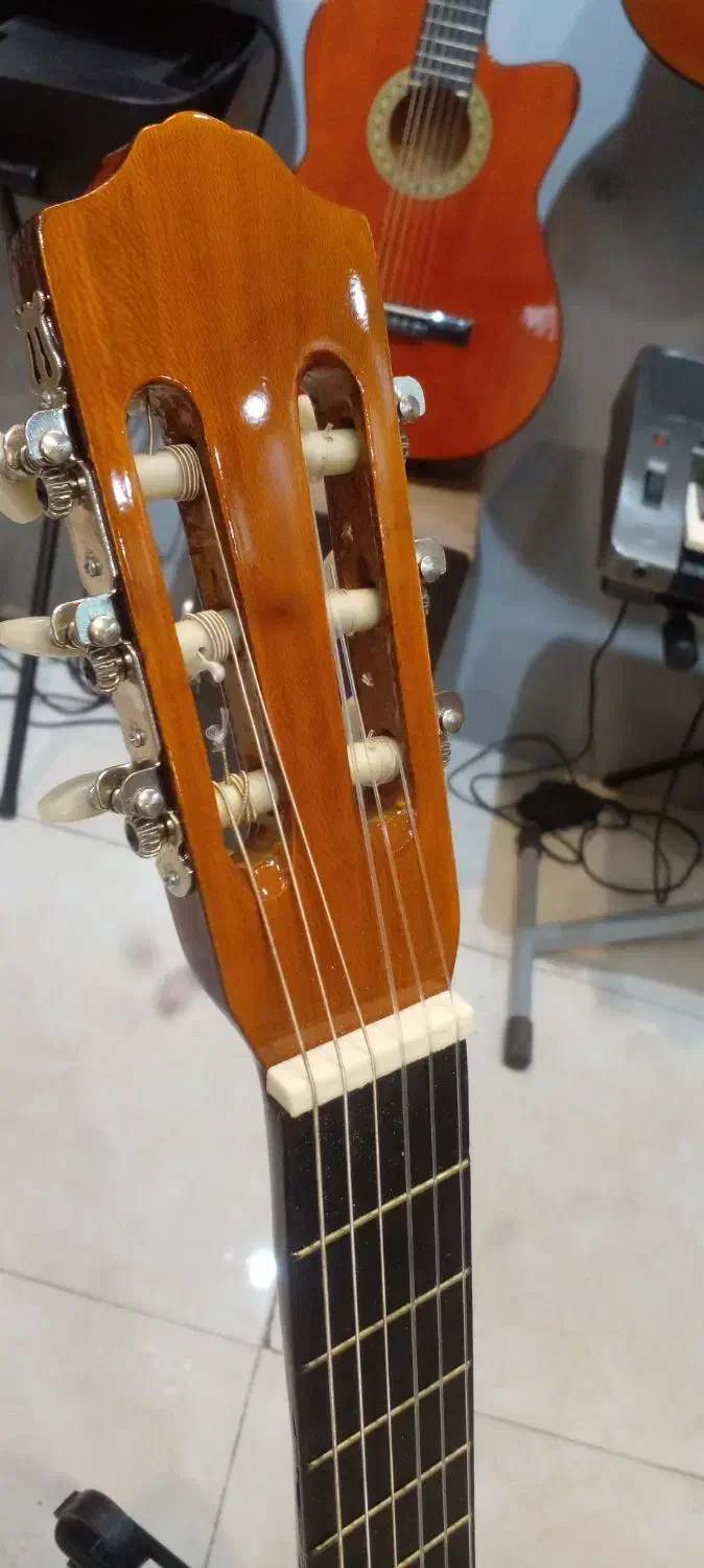 ۱۰ عدد گیتار  طرح  یاماها  کیفیت  عالی  و خوش صدا|گیتار، بیس، امپلیفایر|شهریار, شهریار|دیوار