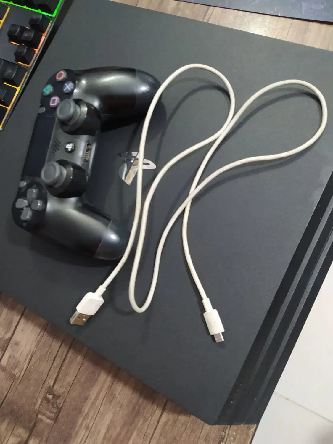 فروش PS4 Pro کپی خور تک دسته|کنسول، بازی ویدئویی و آنلاین|اصفهان, بهارستان|دیوار